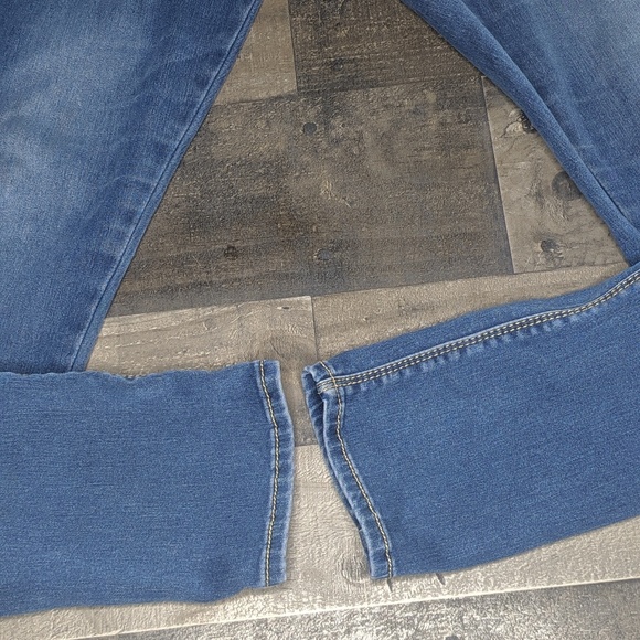 Seven7 High Rise Skinny - Picture 4 of 7